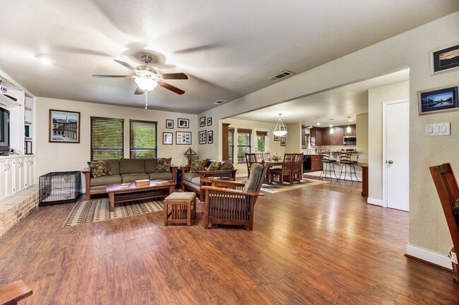 Building Photo - 11313 Menodora Dr