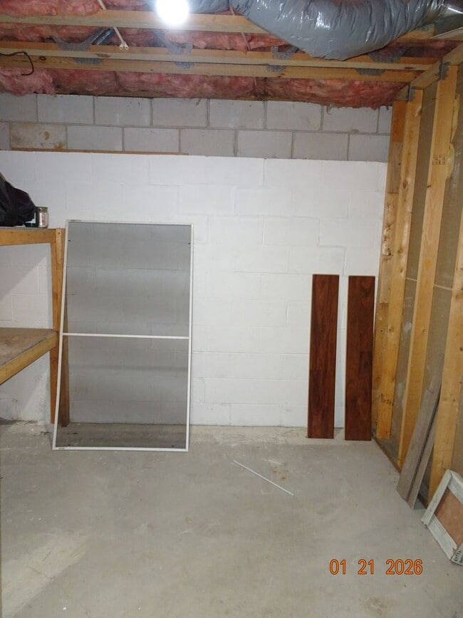 Building Photo - 4 bedrooms 2.5 bathrooms Single Family Home for Rent