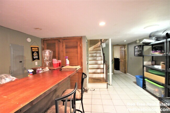 Building Photo - 8 Sewall St