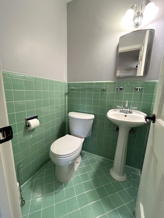 Building Photo - 2 Bed 1.5 Bath 1 Car Garage in the GRADY MUSGRAVE LAKESIDE Addition