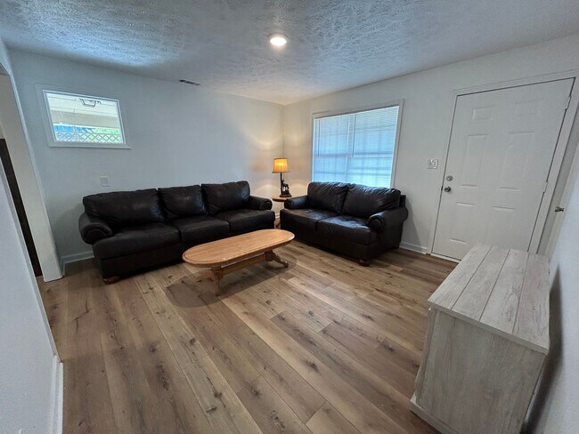 Building Photo - 449 Joshwood Dr