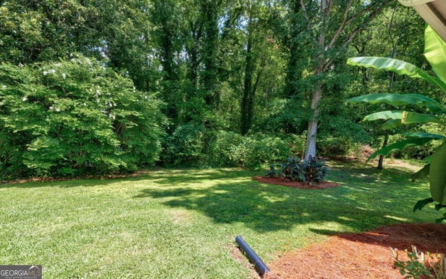 Building Photo - 922 Sharon Ct