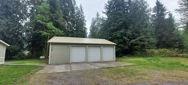 Building Photo - 6740 Greystone Ln