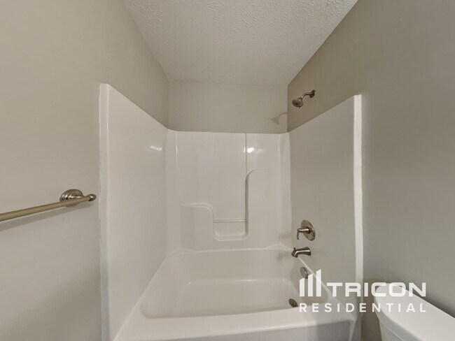 Building Photo - 3508 Oak Creek Dr
