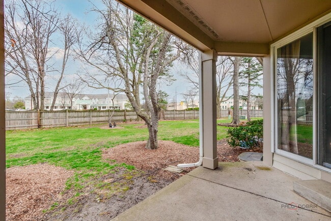 Building Photo - 212 Willow Pkwy