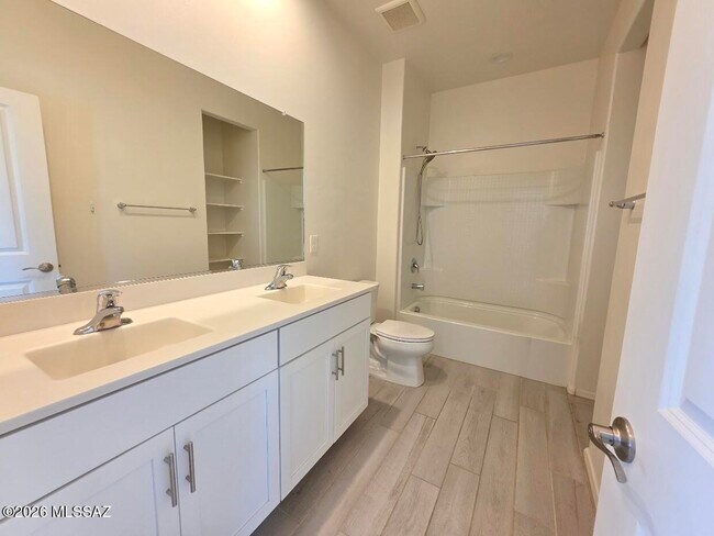 Building Photo - 10800 W Embrey Dr