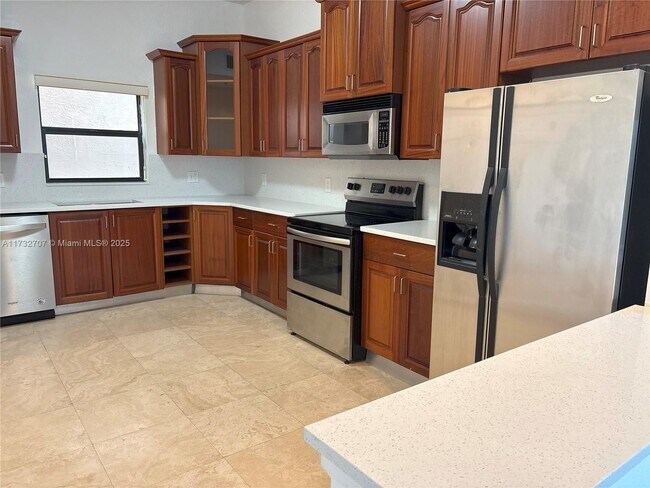 Building Photo - 1610 Presidential Way