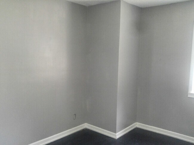 Building Photo - 3 Bedroom with easy access to freeway, downtown Grandview