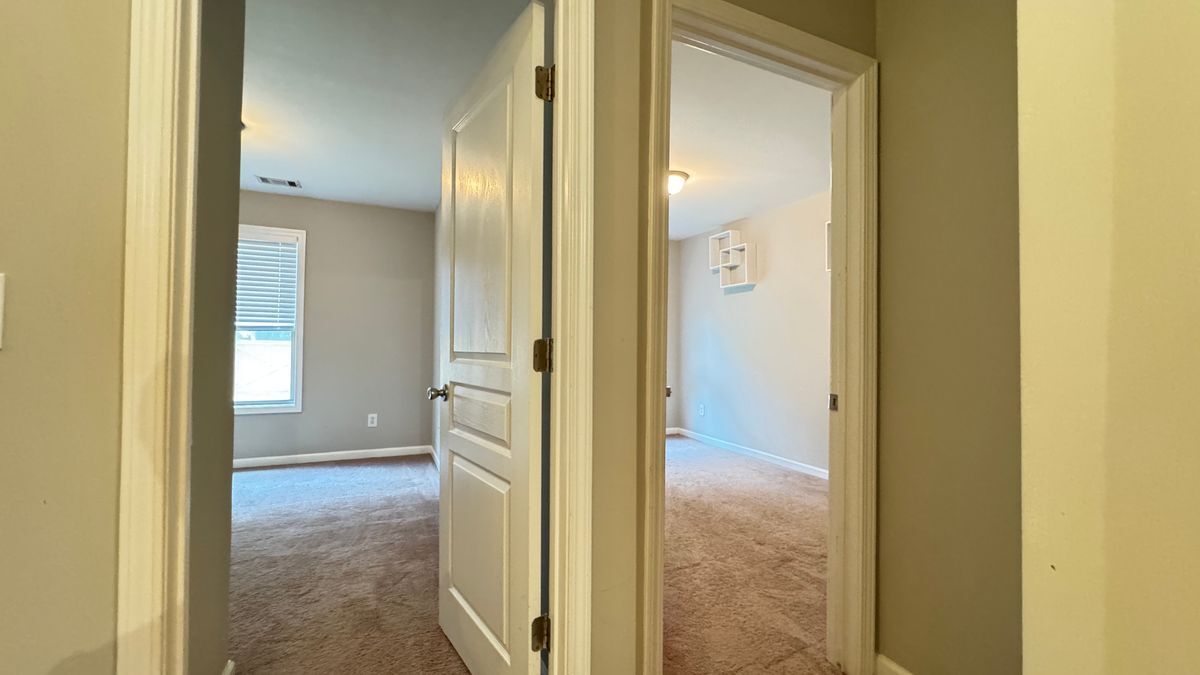 Building Photo - 6190 Elmshorn Way