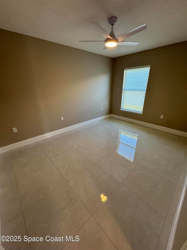 Building Photo - 1370 Berryhill Dr