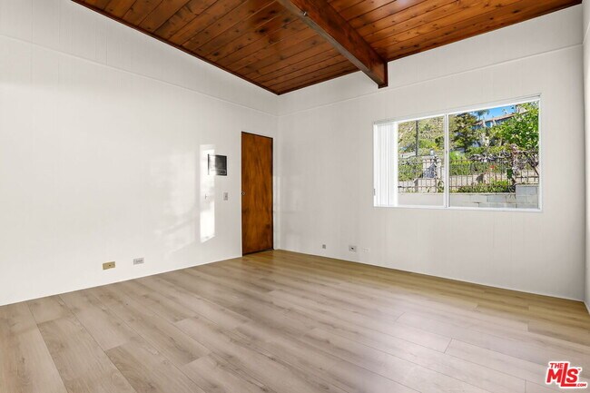 Building Photo - 1340 El Hito Cir