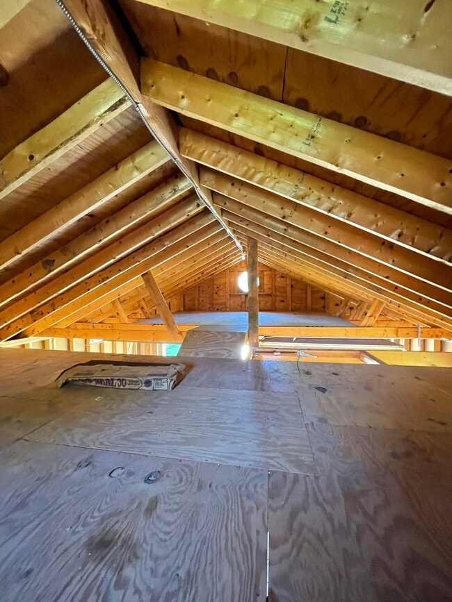 Building Photo - 325 Columbia Ave