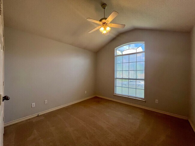Building Photo - 16780 Terrebone Dr.