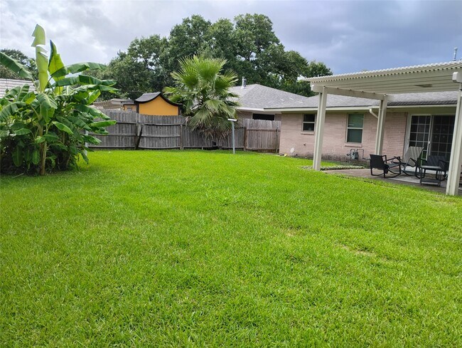 Building Photo - 5431 Grape St