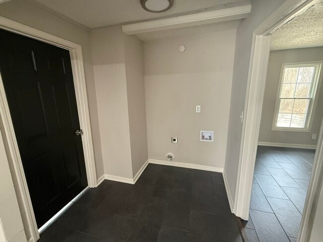 Building Photo - 2626 Whitman Ave