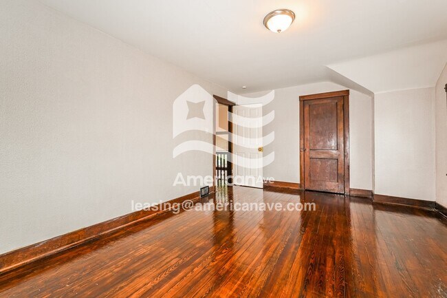 Building Photo - 1217 Wade St