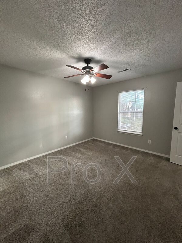 Building Photo - 3403 SW Victoria Pl