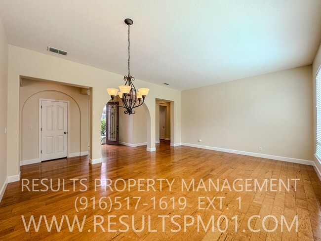 Building Photo - Luxury Whitney Oaks Retreat – Private Gated Community in Rocklin
