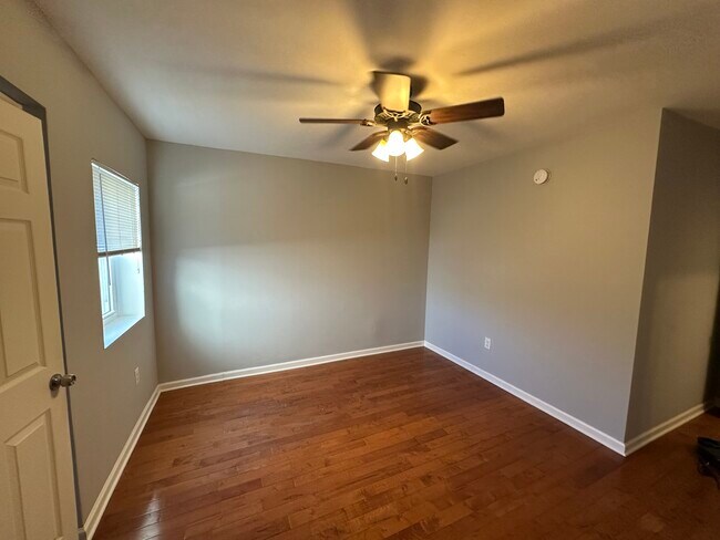 Building Photo - 1413 E Berks St