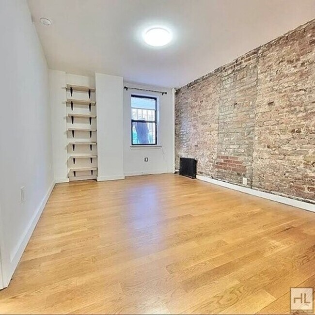 Primary Photo - GREENE AVENUE / Spacious 1-Bed 1-Bath / Mi...