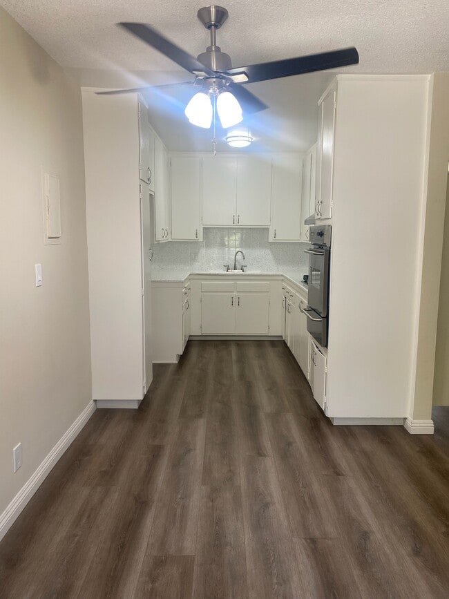 Model A - Tarzana Gardens