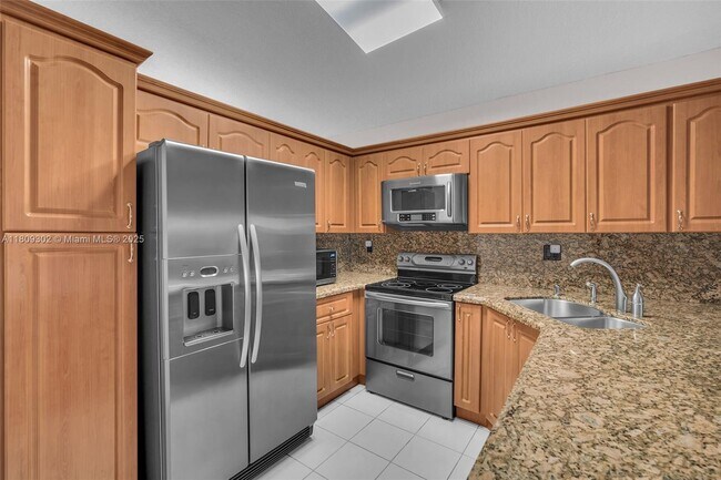 Building Photo - 2767 W 69th Terrace