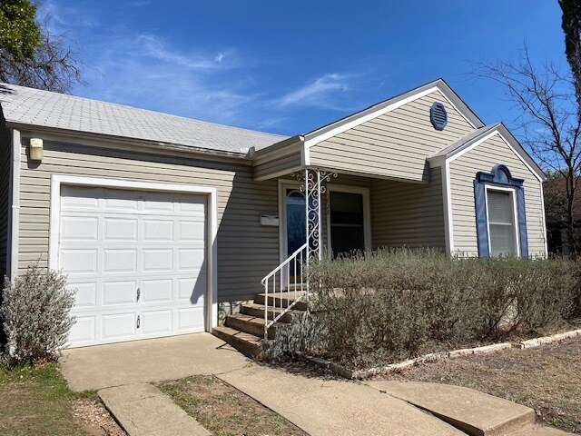 Building Photo - 3828 Collinwood Ave