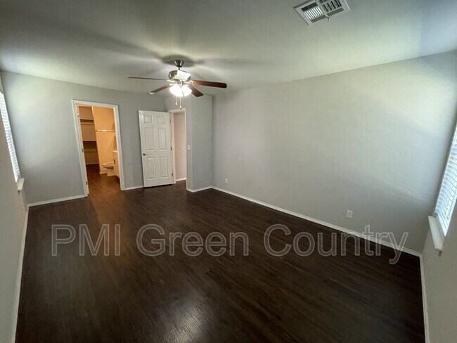 Building Photo - 14774 S Hudson Ave