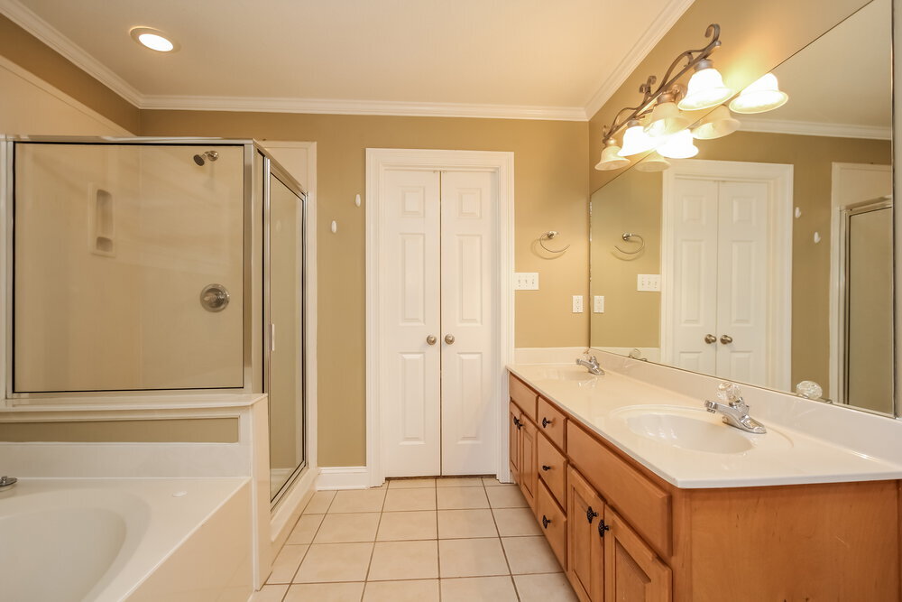 Building Photo - 5245 Charlotte Oak Cove