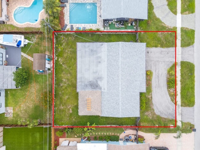 Building Photo - 340 SE 3rd Ct