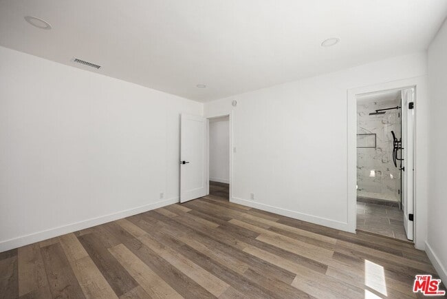 Building Photo - 733 Hayworth Ave