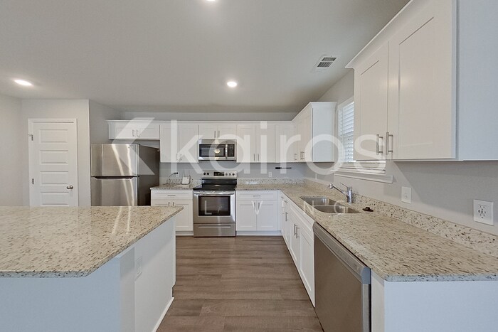 Building Photo - 138 Western Red Cedar Dr