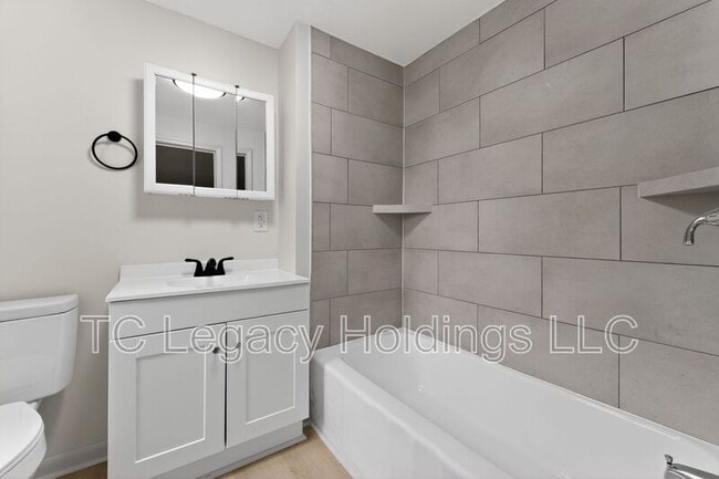 Building Photo - 1013 N 15th St