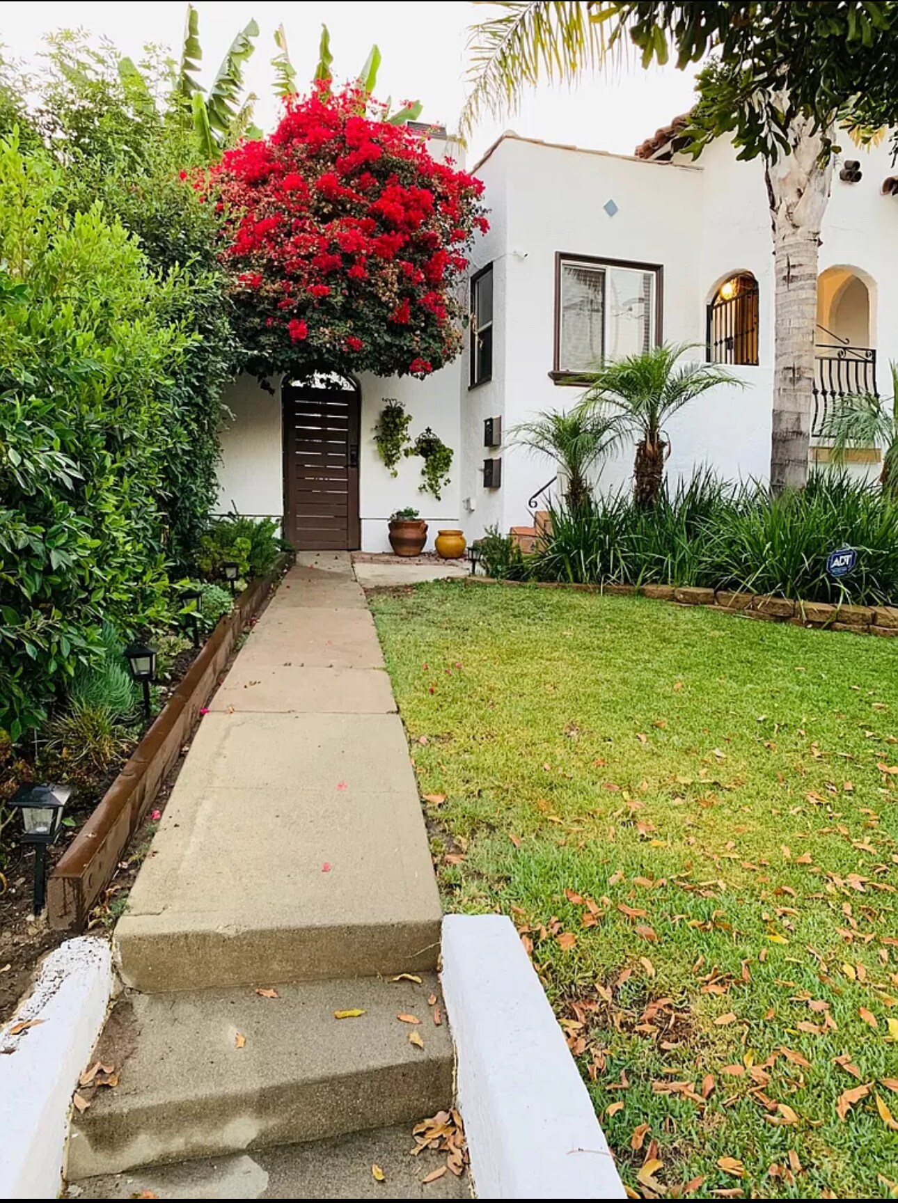 Building Photo - 915 N Chester Ave