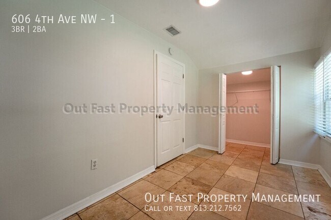 Building Photo - 606 4th Ave NW