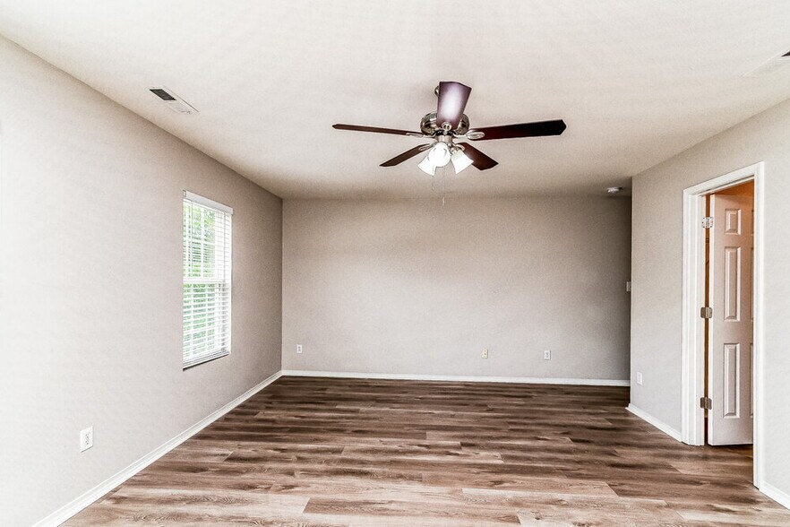 Building Photo - 5457 Thunderidge Drive