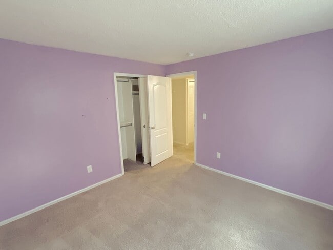 Building Photo - 4 Bedroom Townhome Available Near S Academy Blvd & E Fountain Blvd!