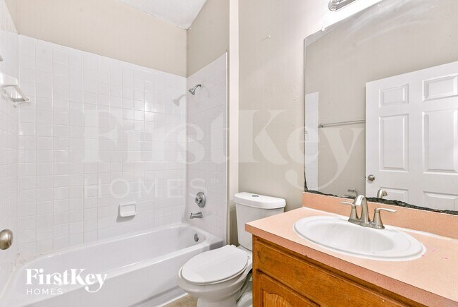 Building Photo - 6505 Viewpoint Ct