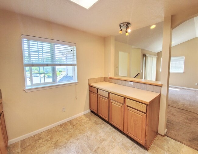Building Photo - Beautiful Condo in Gilham