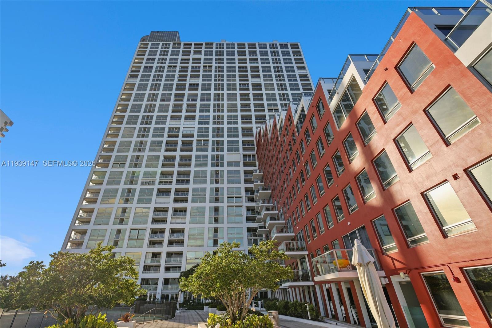 Building Photo - 1541 Brickell Ave