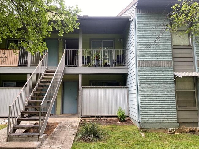 Building Photo - 3204 Menchaca Rd