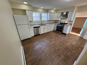 Building Photo - 60 Park St