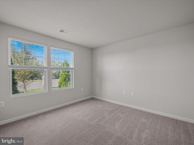 Building Photo - 179 Presidents Pointe Ave