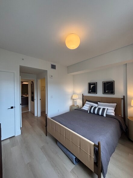 Building Photo - 2578 NE 182nd Ter