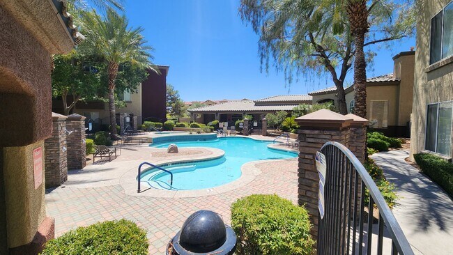 Building Photo - Gorgeous 1bed/1bath home nestled in a great area!