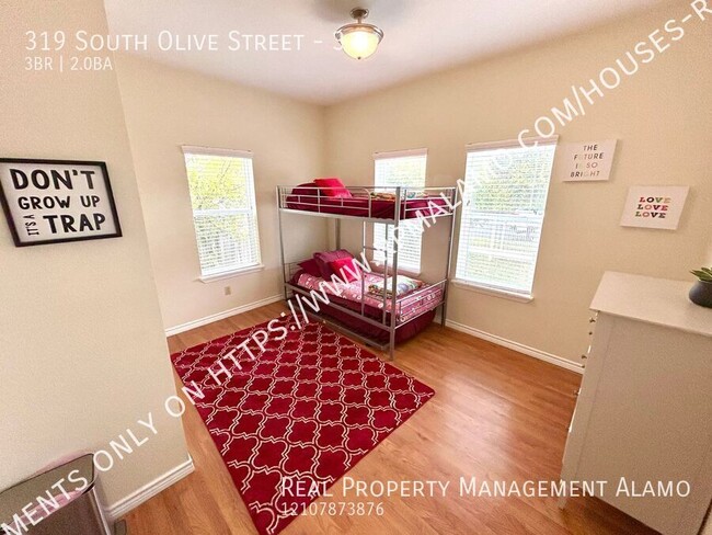 Building Photo - AVAILABLE NOW! FULLY FURNISHED 3 Bedroom /...