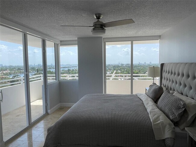 Building Photo - 8911 Collins Ave