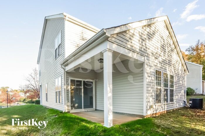 Building Photo - 3216 Castlemaine Dr