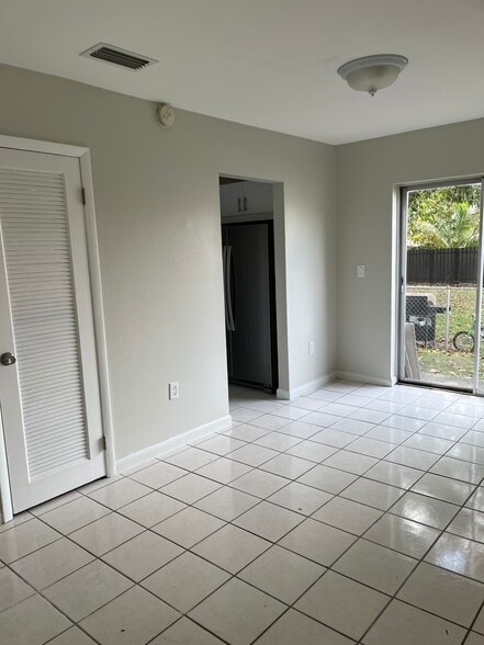Building Photo - 7150 SW 22nd St