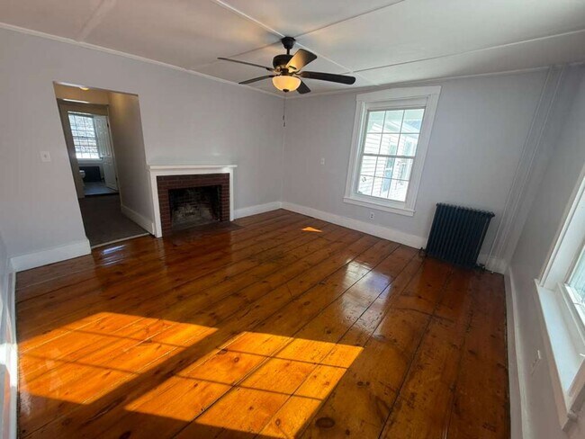 Building Photo - 66 Main St